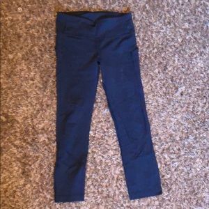 Lululemon cropped blue leggings size 4